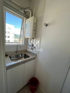 APARTAMENTO SEMI-MOBILIADO EM BALNEÁRIO PEREQUÊ SC!