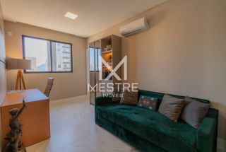 APARTAMENTO FINAMENTE MOBILIADO COM 03 SUÍTES NA MEIA PRAIA
