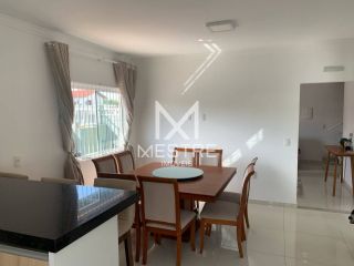 SOBRADO DE ESQUINA PRÓXIMO DA PRAIA EM BALNEARIO PEREQUÊ