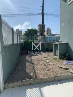 SOBRADO DE ESQUINA PRÓXIMO DA PRAIA EM BALNEARIO PEREQUÊ