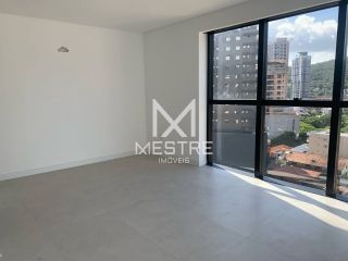 APARTAMENTO DE 3 SUÍTES, 2 VAGAS - PRONTO À 100M DO MAR!