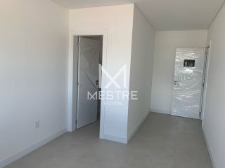 APARTAMENTO DE 3 SUÍTES, 2 VAGAS - PRONTO À 100M DO MAR!