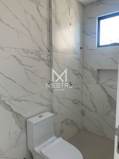 APARTAMENTO DE 3 SUÍTES, 2 VAGAS - PRONTO À 100M DO MAR!