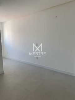 APARTAMENTO DE 3 SUÍTES, 2 VAGAS - PRONTO À 100M DO MAR!