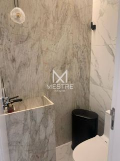 APARTAMENTO DE 3 SUÍTES, 2 VAGAS - PRONTO À 100M DO MAR!