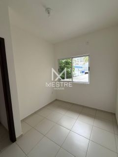 CASA À VENDA NO CORAÇÃO DA MEIA PRAIA