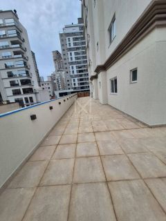 APARTAMENTO DIFERENCIADO COM 03 SUÍTES PARA LOCAÇÃO ANUAL NO ED. GÊNOVA