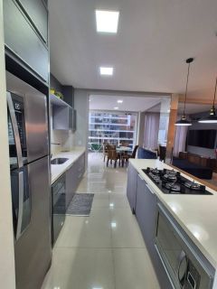 APARTAMENTO DIFERENCIADO COM 03 SUÍTES PARA LOCAÇÃO ANUAL NO ED. GÊNOVA