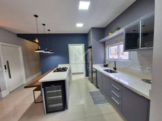APARTAMENTO DIFERENCIADO COM 03 SUÍTES PARA LOCAÇÃO ANUAL NO ED. GÊNOVA