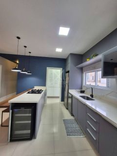 APARTAMENTO DIFERENCIADO COM 03 SUÍTES PARA LOCAÇÃO ANUAL NO ED. GÊNOVA
