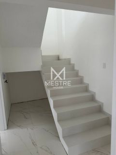 COBERTURA NOVA, 3 SUÍTES, 4 VAGAS PRÓXIMA DO MAR!
