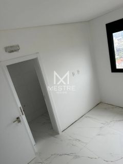 COBERTURA NOVA, 3 SUÍTES, 4 VAGAS PRÓXIMA DO MAR!