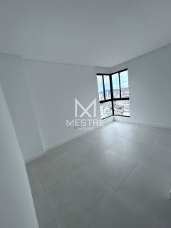 APARTAMENTO EM ANDAR ALTO COM VISTA MAR!
