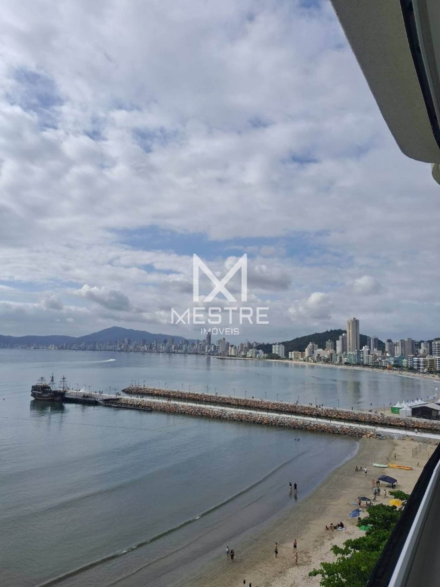 FRENTE MAR FINAMENTE MOBILIADO COM 03 SUÍTES NO CENTRO DE ITAPEMA!