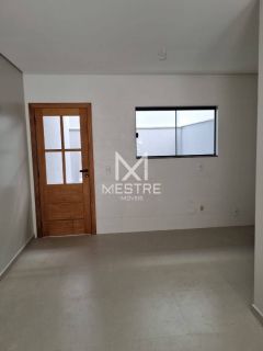 SOBRADO DE 3 SUÍTES NO CENTRO DE PORTO BELO SC!