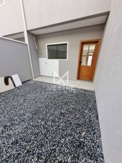 SOBRADO DE 3 SUÍTES NO CENTRO DE PORTO BELO SC!