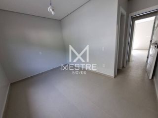 SOBRADO DE 3 SUÍTES NO CENTRO DE PORTO BELO SC!