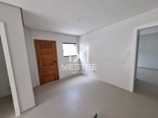 SOBRADO DE 3 SUÍTES NO CENTRO DE PORTO BELO SC!