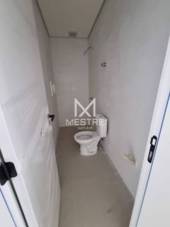 SOBRADO DE 3 SUÍTES NO CENTRO DE PORTO BELO SC!
