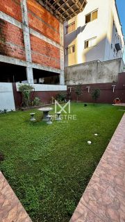 CASA COM 02 ANDARES À VENDA EM PORTO BELO