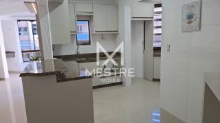 APARTAMENTO À VENDA NA MEIA PRAIA