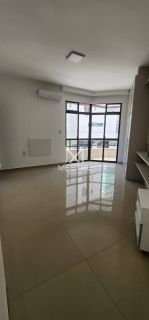 APARTAMENTO À VENDA NA MEIA PRAIA