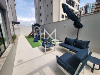 APARTAMENTO FINAMENTE MOBILIADO À VENDA NA MEIA PRAIA