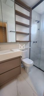 APARTAMENTO FINAMENTE MOBILIADO À VENDA NA MEIA PRAIA
