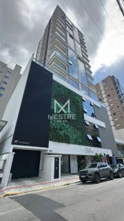 APARTAMENTO FINAMENTE MOBILIADO À VENDA NA MEIA PRAIA