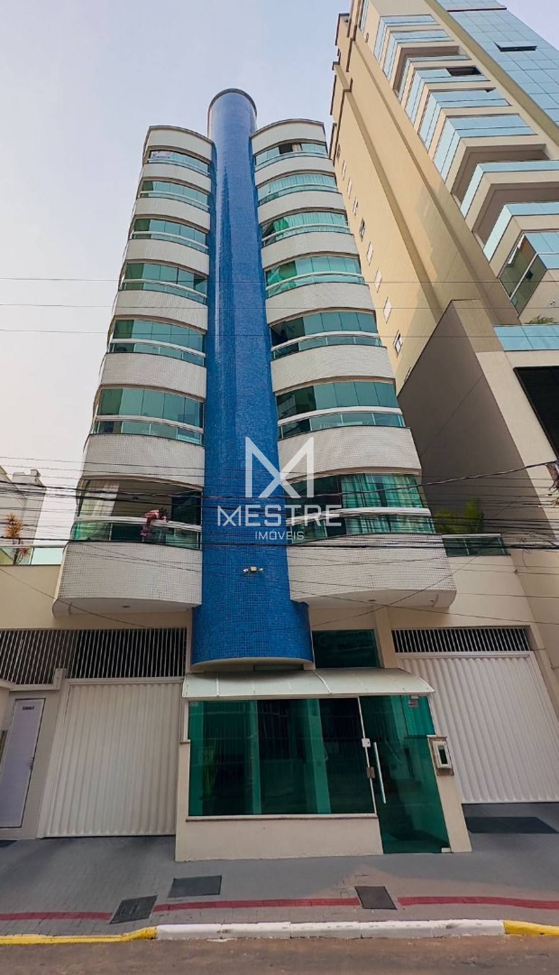 APARTAMENTO QUADRA MAR MOBILIADO PARA À VENDA NA MEIA PRAIA