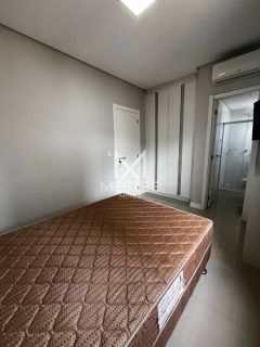 APARTAMENTO COM 02 SUÍTES À VENDA NA MEIA PRAIA