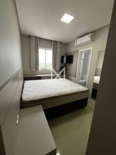 APARTAMENTO COM 02 SUÍTES À VENDA NA MEIA PRAIA