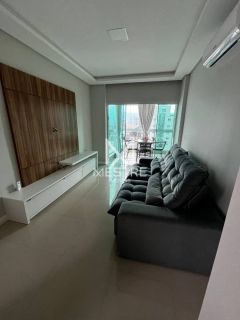 APARTAMENTO COM 02 SUÍTES À VENDA NA MEIA PRAIA