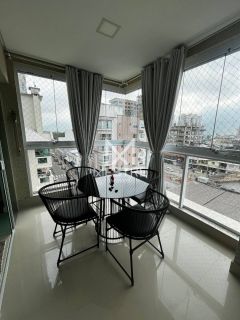 APARTAMENTO COM 02 SUÍTES À VENDA NA MEIA PRAIA
