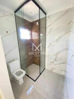 CASA COM PISCINA À VENDA EM ITAPEMA