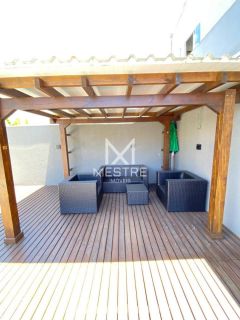 CASA COM PISCINA À VENDA EM ITAPEMA