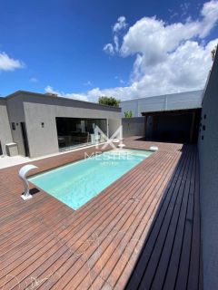 CASA COM PISCINA À VENDA EM ITAPEMA