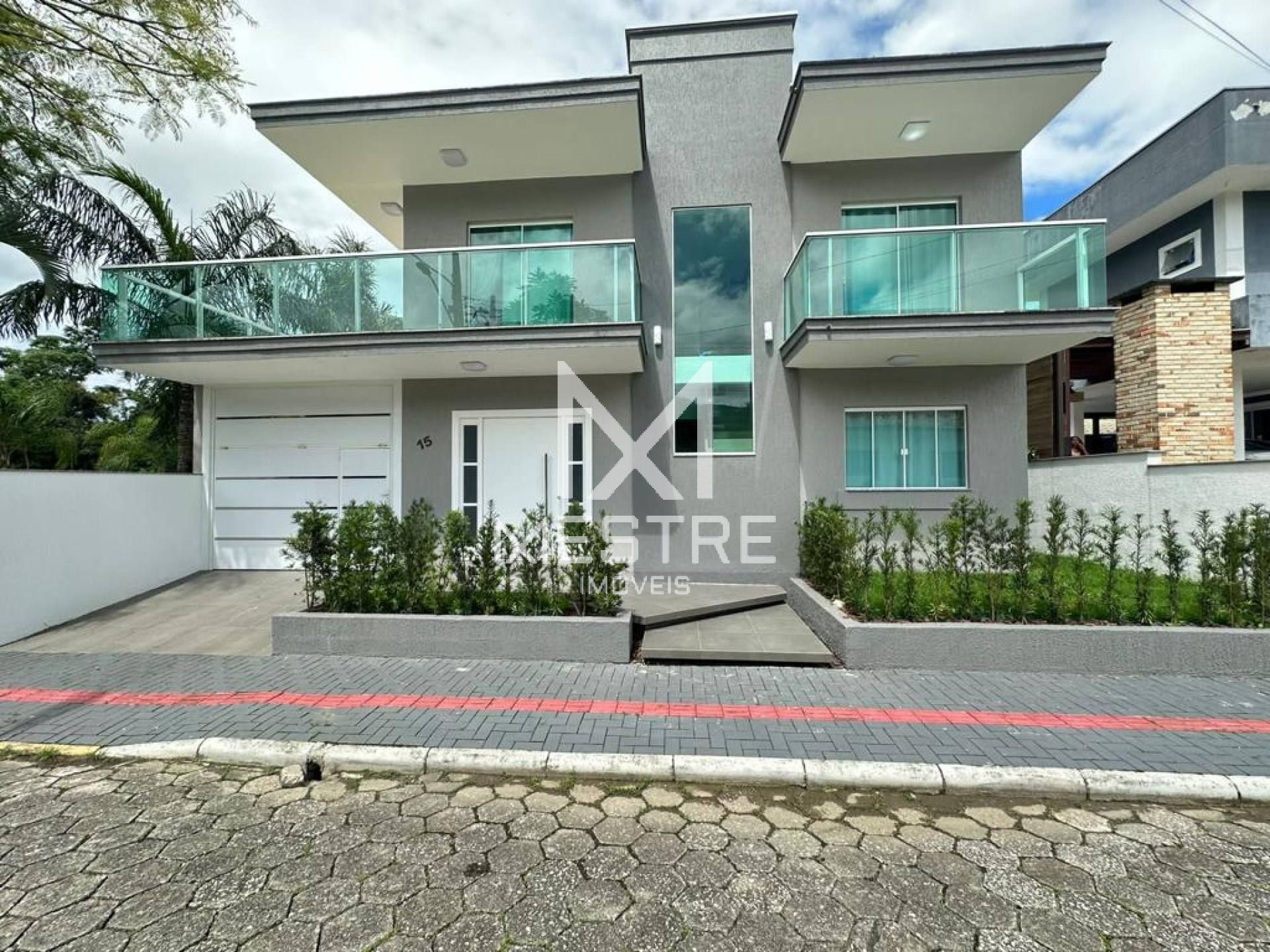 CASA ALTO PADRÃO EM CONDOMÍNIO À VENDA