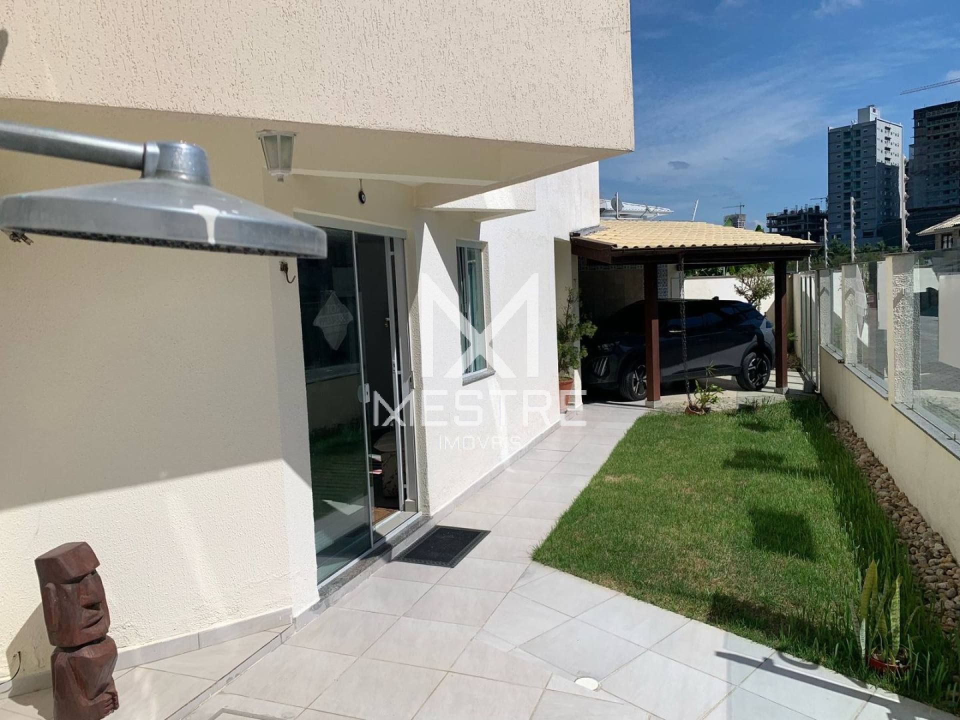 SOBRADO MOBILIADO À VENDA EM BALNEÁRIO PEREQUÊ SC!