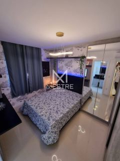 APARTAMENTO COM 03 SUÍTES MOBILIADO À VENDA NA MEIA PRAIA