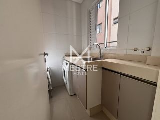 APARTAMENTO MOBILIADO À VENDA NO CORAÇÃO DA MEIA PRAIA