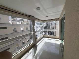 APARTAMENTO MOBILIADO À VENDA NO CORAÇÃO DA MEIA PRAIA