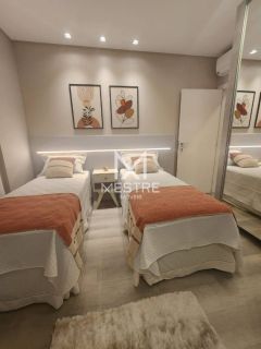 APARTAMENTO QUADRA MAR FINAMENTE MOBILIADO À VENDA NA MEIA PRAIA