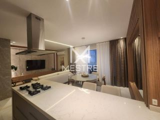 APARTAMENTO QUADRA MAR FINAMENTE MOBILIADO À VENDA NA MEIA PRAIA