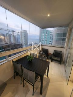 APARTAMENTO QUADRA MAR FINAMENTE MOBILIADO À VENDA NA MEIA PRAIA
