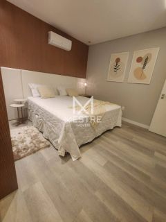 APARTAMENTO QUADRA MAR FINAMENTE MOBILIADO À VENDA NA MEIA PRAIA