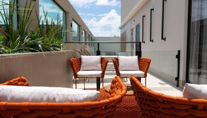 APARTAMENTO NOVO 03 SUÍTES EM BALNEÁRIO PEREQUÊ SC!