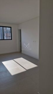 APARTAMENTO COM 03 SUÍTES NO ED. LA PASIONE À VENDA NA MEIA PRAIA