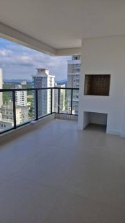 APARTAMENTO COM 03 SUÍTES NO ED. LA PASIONE À VENDA NA MEIA PRAIA