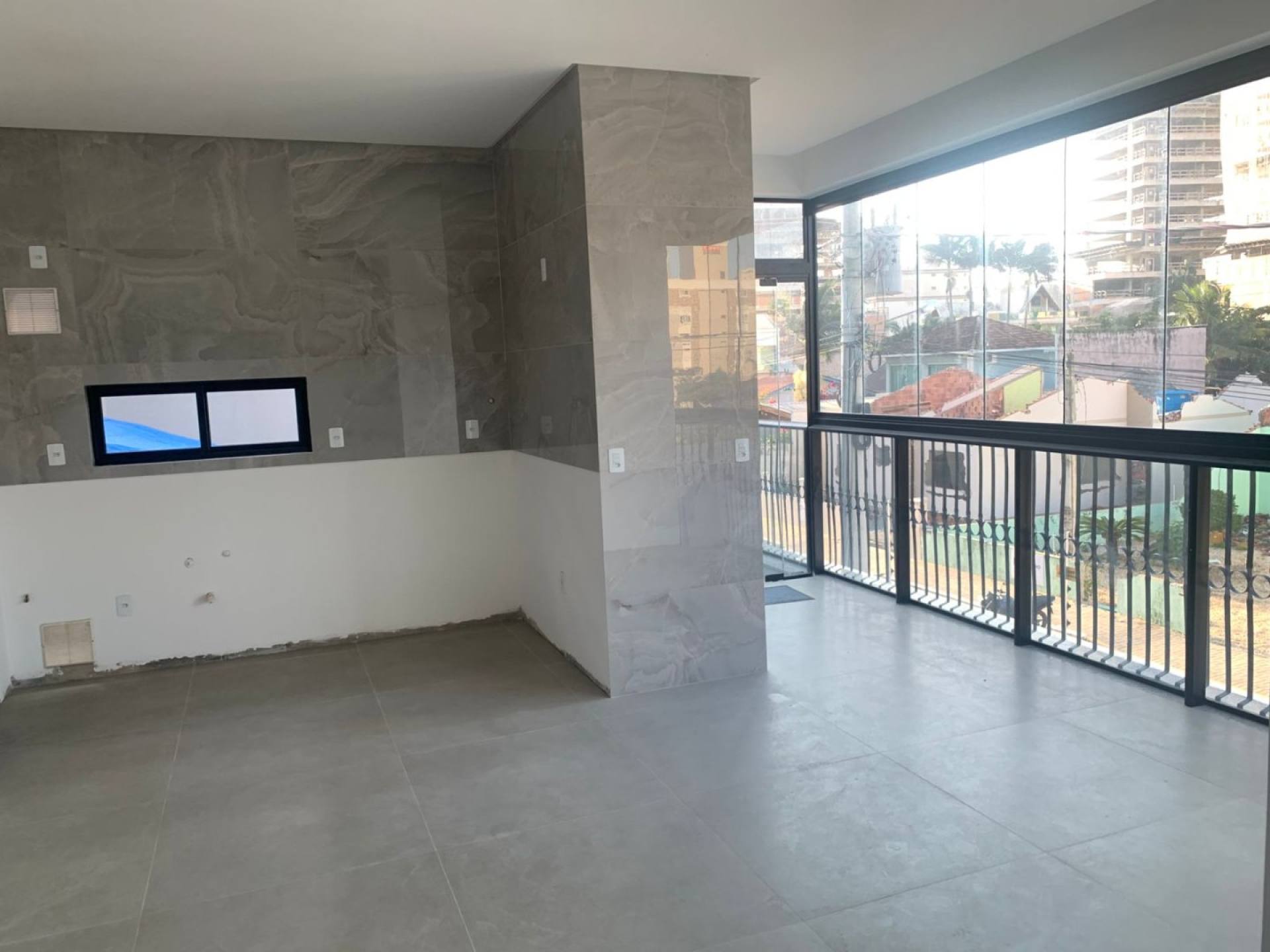 IMÓVEL PRONTO PARA MORAR EM BALNEÁRIO PEREQUÊ - SC!